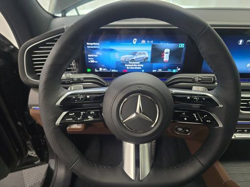 New 2026 Mercedes-Benz GLS 580 4MATIC image 14
