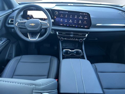 Used 2025 Chevrolet Traverse LT w/ Sun and Wheel Package AWD/4WD image 10