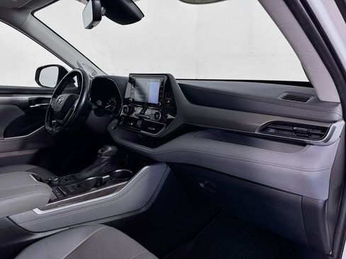 Used 2021 Toyota Highlander Limited image 32