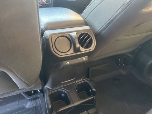 Used 2020 Jeep Gladiator Sport w/ Quick Order Package 23S image 19