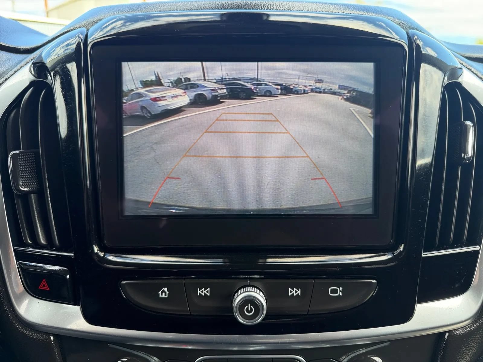 Used 2019 Chevrolet Traverse LT AWD/4WD image 13