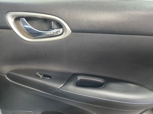 Used 2019 Nissan Sentra SR FWD image 8