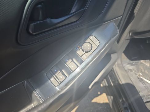 Used 2024 Nissan Rogue S AWD/4WD image 11