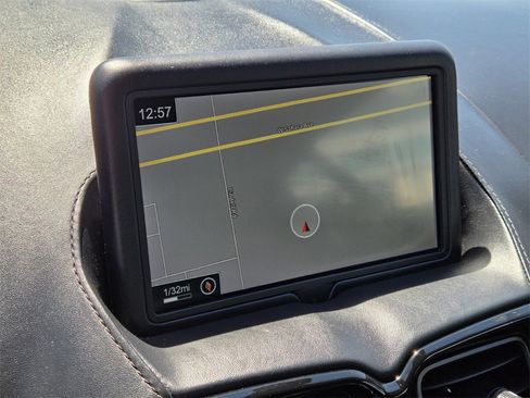 Used 2022 Aston Martin V8 Vantage Coupe image 33