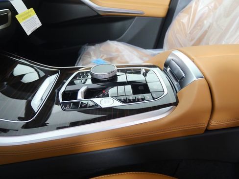 New 2026 BMW X5 xDrive50e image 21