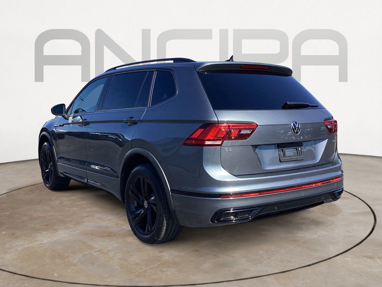Used 2024 Volkswagen Tiguan SE R-Line AWD/4WD image 12