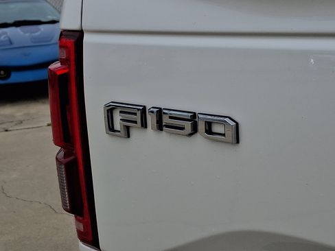 Used 2017 Ford F150 Lariat w/ Equipment Group 501A Mid image 31