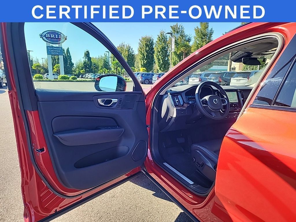 Certified 2023 Volvo XC60 B5 Plus w/ Protection Package Premier AWD/4WD image 9