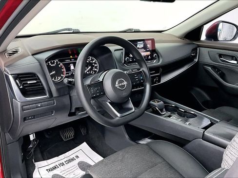 Used 2022 Nissan Rogue SV image 17