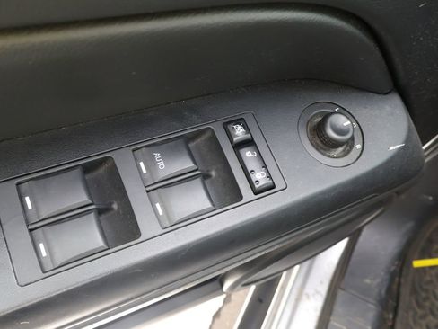 Used 2017 Jeep Patriot High Altitude image 14