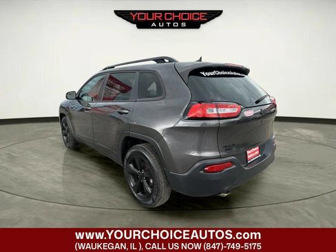 Used 2016 Jeep Cherokee Latitude image 3