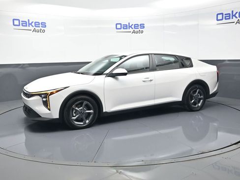 New 2025 Kia K4 FWD image 5
