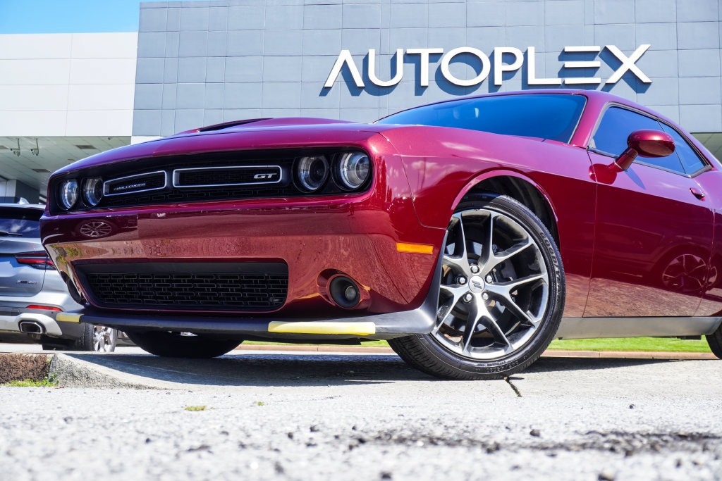 Used 2019 Dodge Challenger GT w/ Plus Package RWD image 2