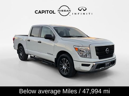 Used 2022 Nissan Titan SV w/ Accessory Utility Package image 3