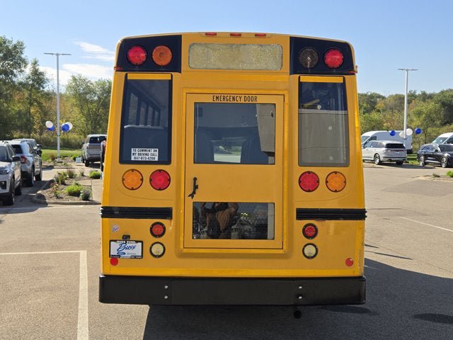 Used 2014 Chevrolet Express 4500 RWD image 6
