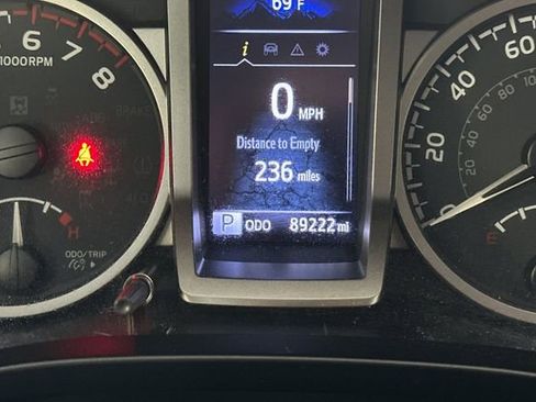 Used 2020 Toyota Tacoma SR5 image 26