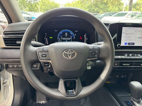 Used 2025 Toyota Camry LE FWD image 25