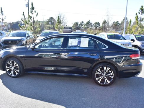 Used 2021 Volkswagen Passat 2.0T SE image 6