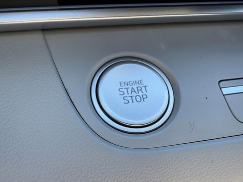 Certified 2024 Hyundai Elantra Limited image 23