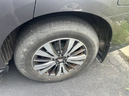 Used 2018 Nissan Pathfinder S AWD/4WD image 13