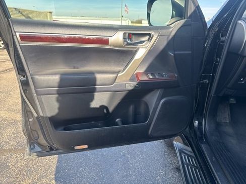 Used 2017 Lexus GX 460 image 6