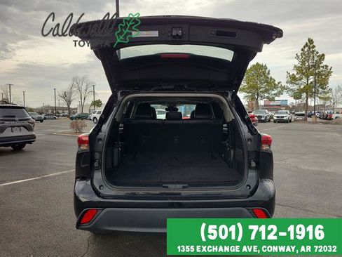 Used 2023 Toyota Highlander XLE image 14