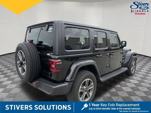 Used 2023 Jeep Wrangler Unlimited Sahara w/ LED Lighting Group AWD/4WD image 6