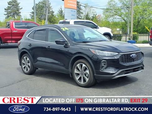 Used 2024 Ford Escape Platinum AWD/4WD image 1
