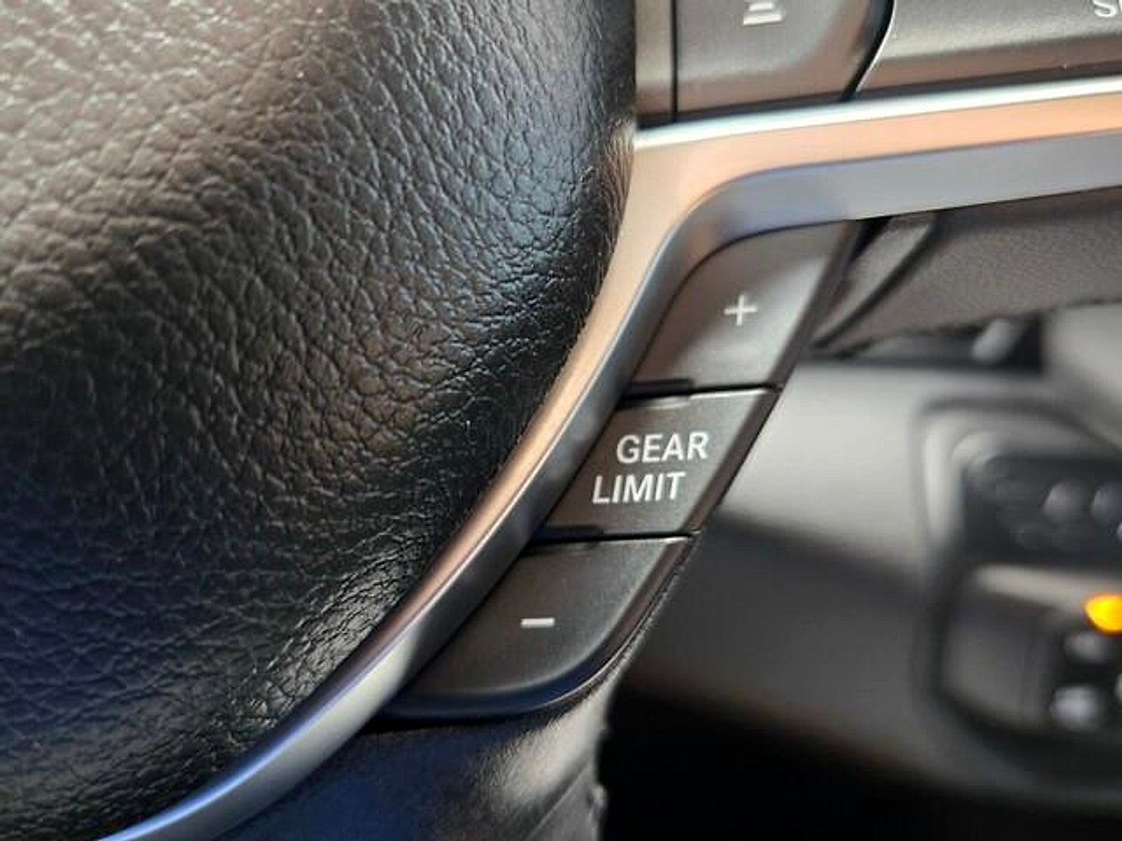 Used 2025 RAM 2500 Big Horn AWD/4WD image 23