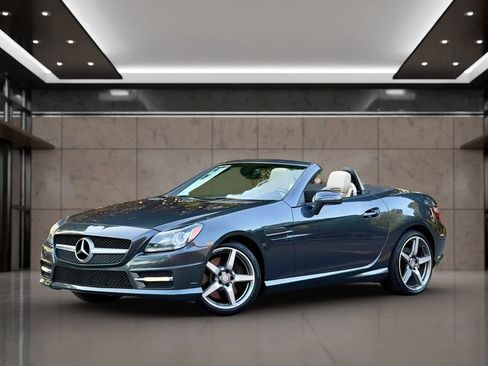 Used 2015 Mercedes-Benz SLK 250 image 17