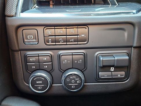 New 2025 Chevrolet Suburban RST w/ RST Capability Package image 23