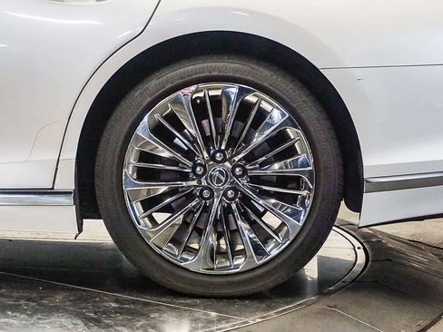 Used 2018 Lexus LS 500 w/ Interior Upgrade Package RWD image 10