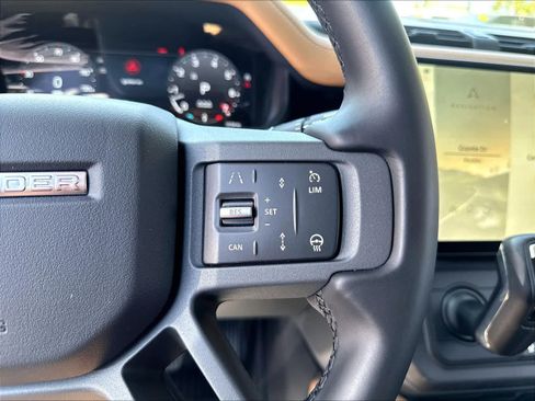 Used 2026 Land Rover Defender 110 X-Dynamic SE AWD/4WD image 22