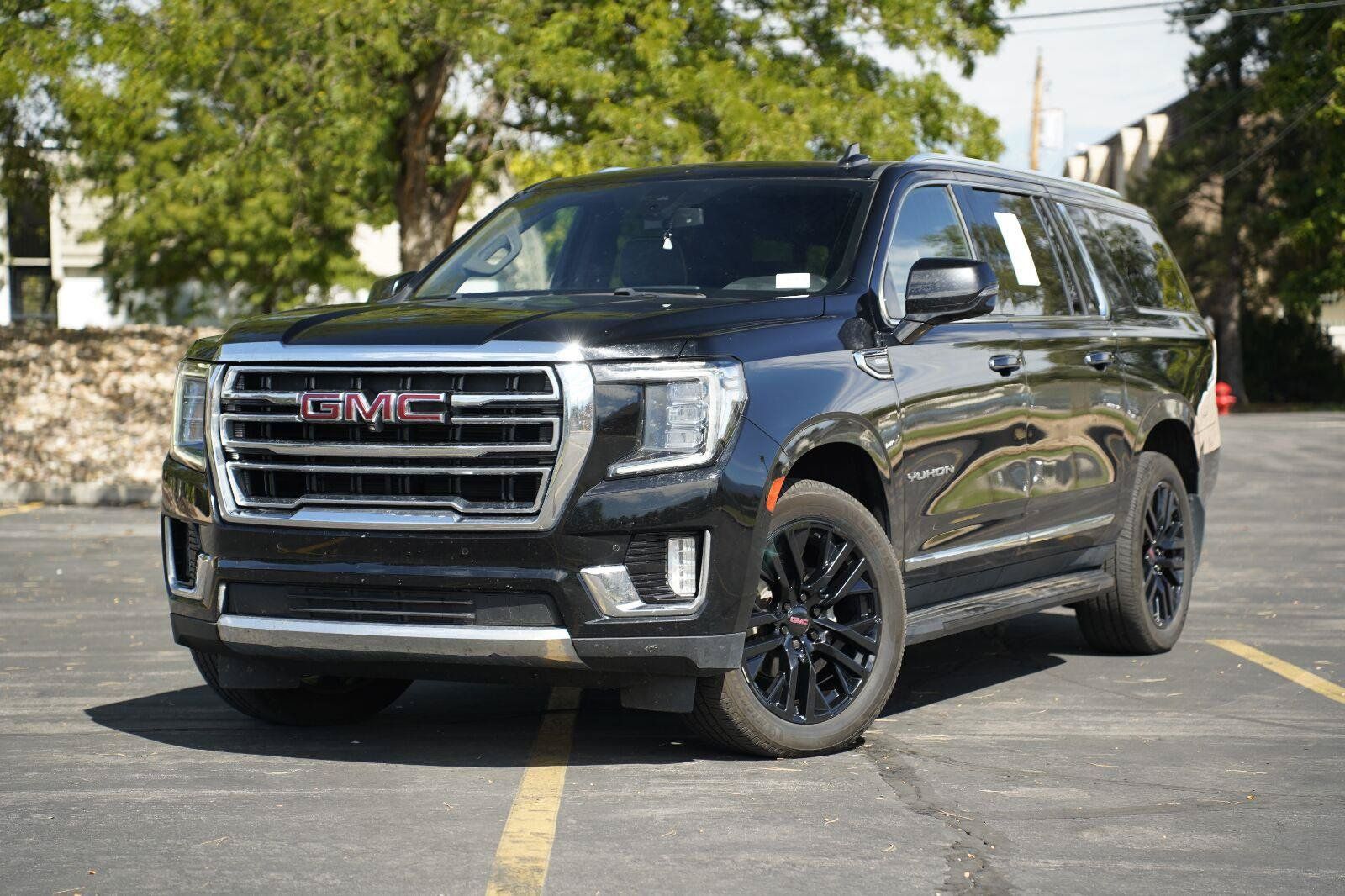 Used 2021 GMC Yukon XL SLT w/ SLT Luxury Plus Package AWD/4WD image 1