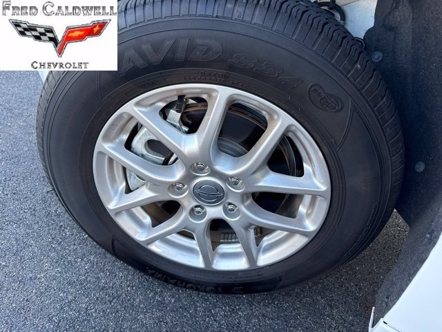 Used 2025 Chrysler Voyager LX FWD image 6