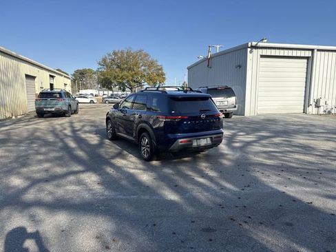 New 2026 Nissan Pathfinder SL image 7