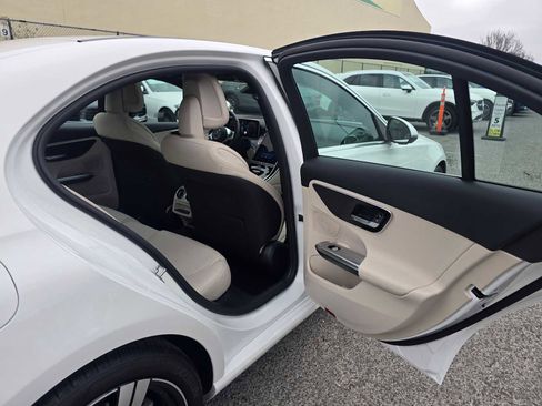 Used 2025 Mercedes-Benz C 300 4MATIC Sedan image 14