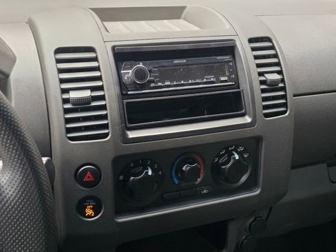Used 2005 Nissan Frontier XE image 25