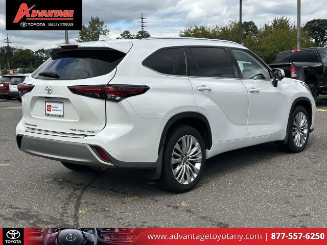 Used 2024 Toyota Highlander Platinum AWD/4WD image 7
