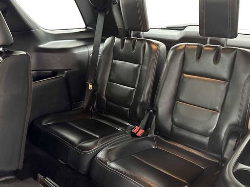 Used 2017 Ford Explorer Limited image 25