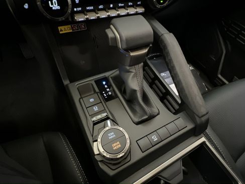 New 2025 Toyota 4Runner Limited image 17