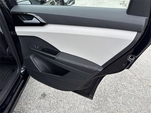 Used 2025 Volkswagen Taos S image 32