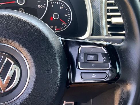 Used 2012 Volkswagen Beetle 2.0T FWD image 20