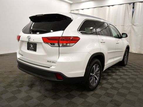 Used 2018 Toyota Highlander XLE image 7
