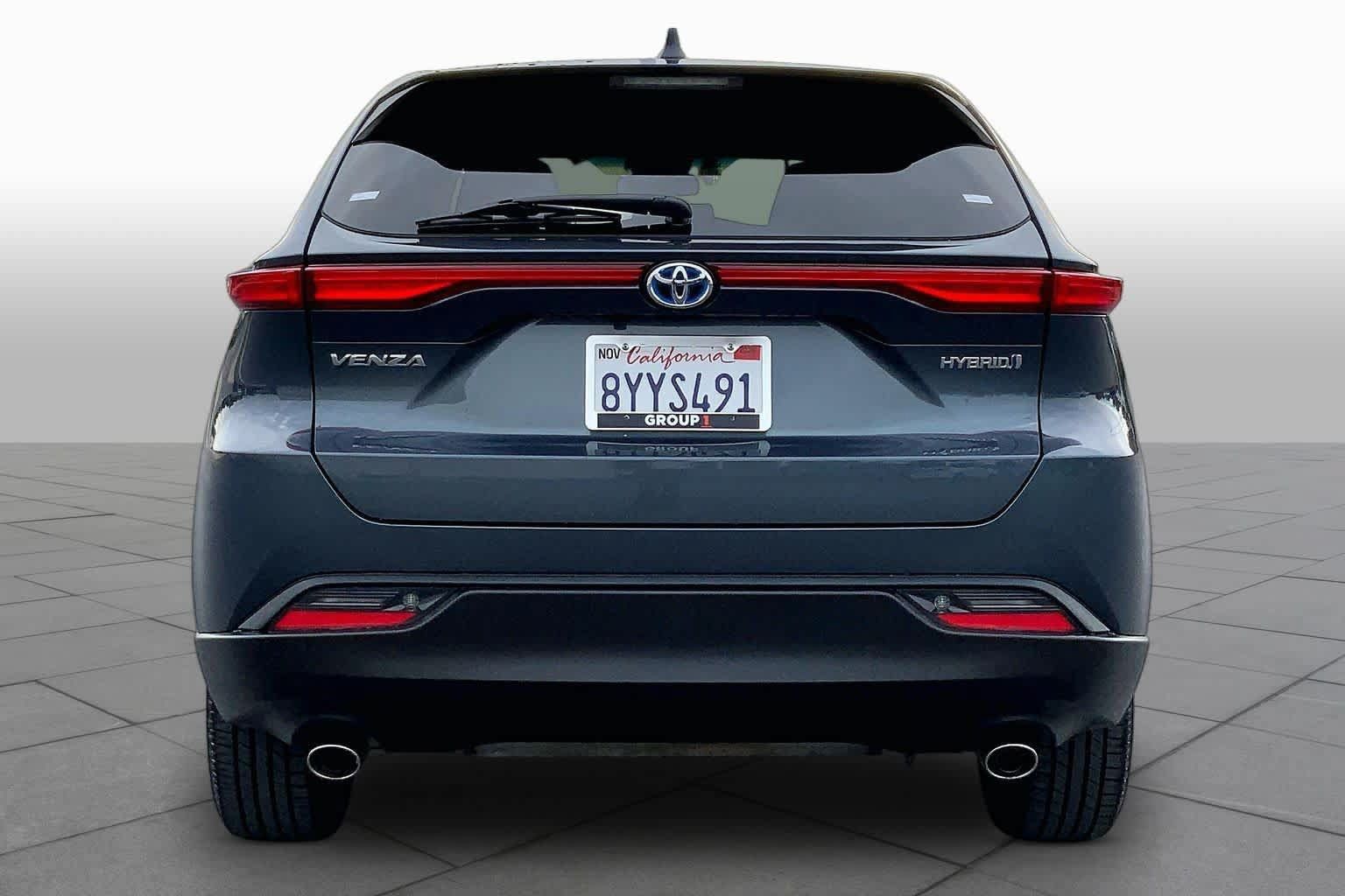 Used 2021 Toyota Venza LE AWD/4WD image 4