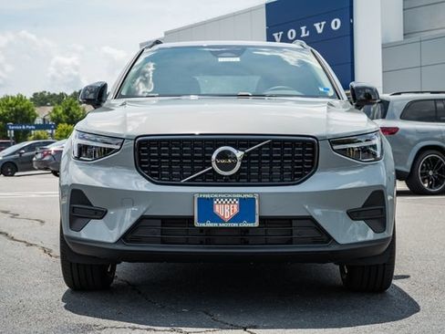 New 2026 Volvo XC40 B5 Core w/ Protection Package Premier AWD/4WD image 2
