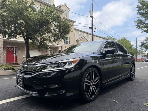 Used 2017 Honda Accord Sport Special Edition image 2