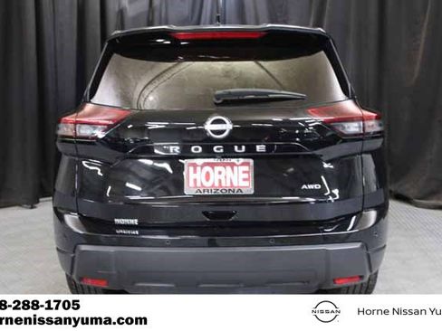 Used 2025 Nissan Rogue SV image 14