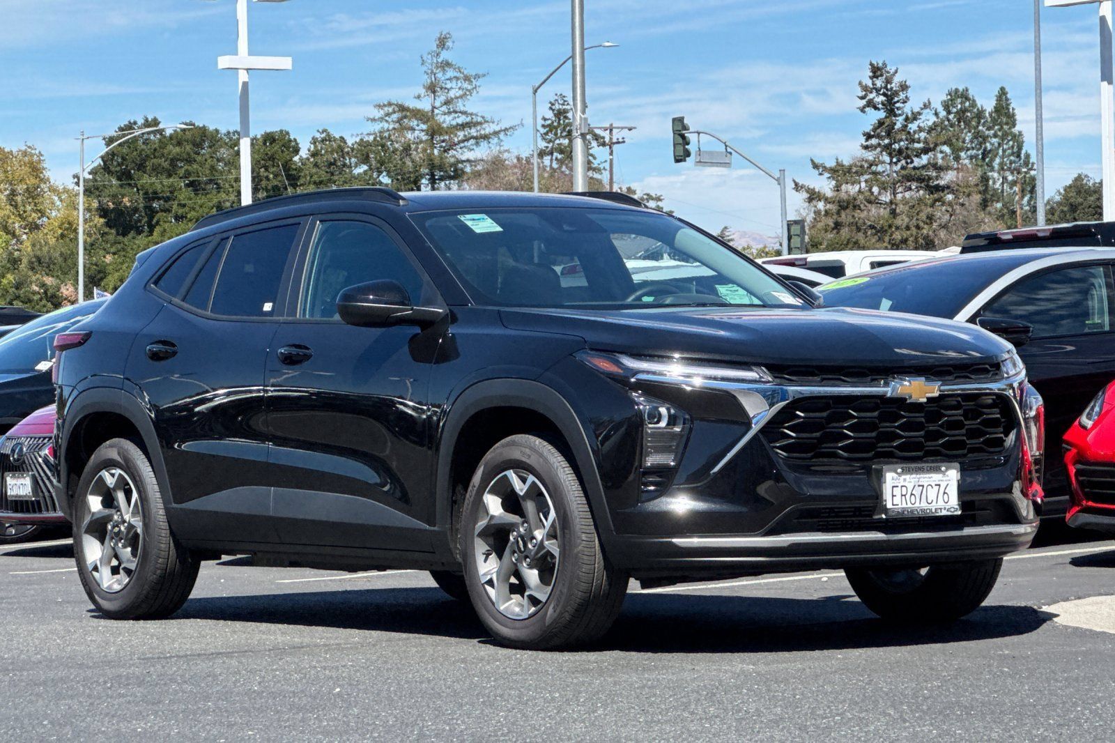 Used 2026 Chevrolet Trax LT w/ LT Convenience Package FWD image 2