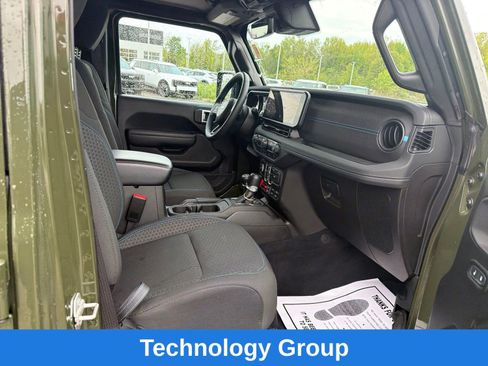 Used 2024 Jeep Wrangler Unlimited Rubicon 4xe w/ Technology Group AWD/4WD image 20